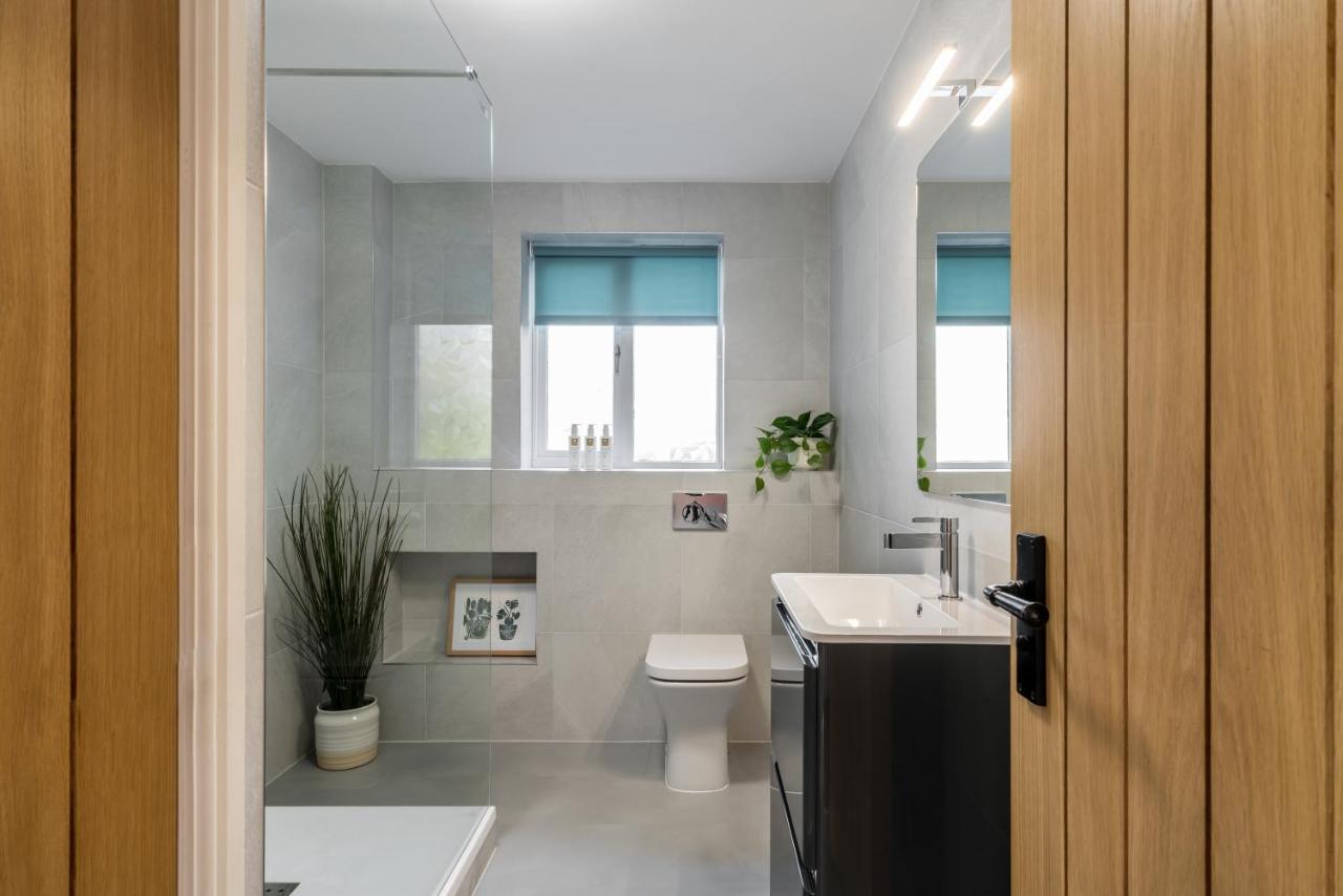 No. 5 The Court-With Free Parking Apartment Windermere Ngoại thất bức ảnh